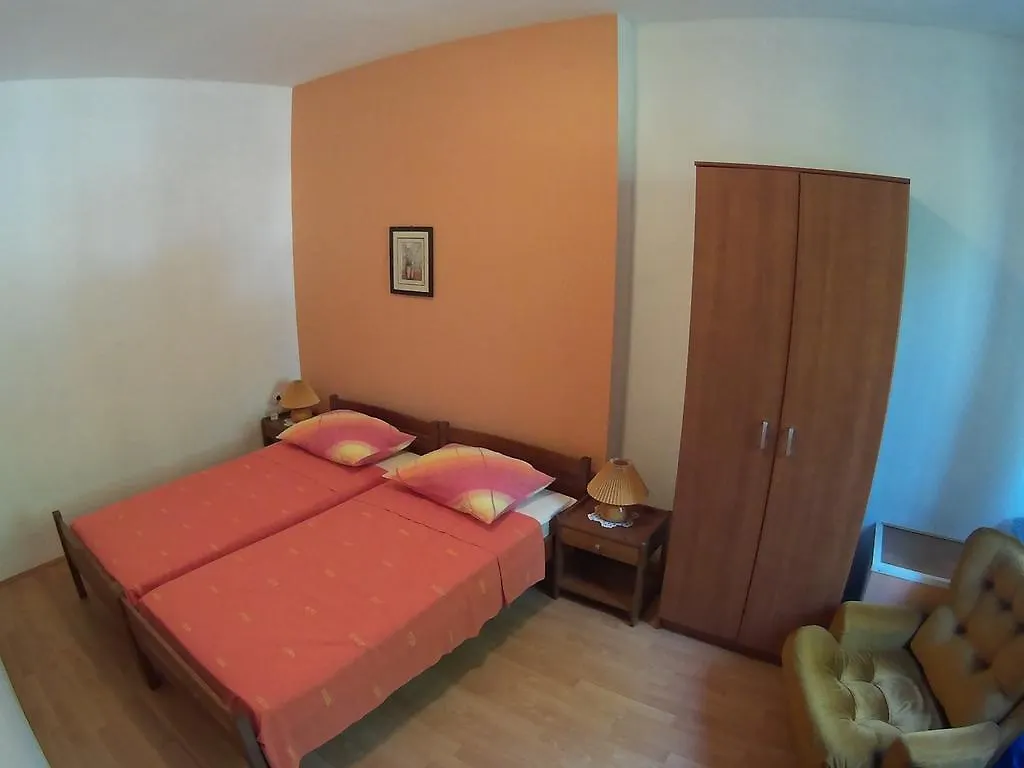 PUY Vesna Apartment